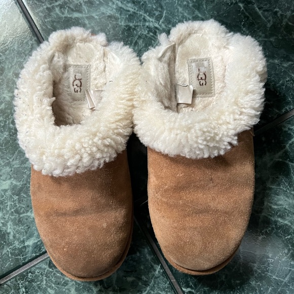 Ugg Slippers - Picture 2 of 3